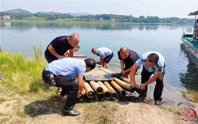 邵阳县严查天子湖水面破旧排筏 为天子湖桨板公开赛提供有力保障_邵商网