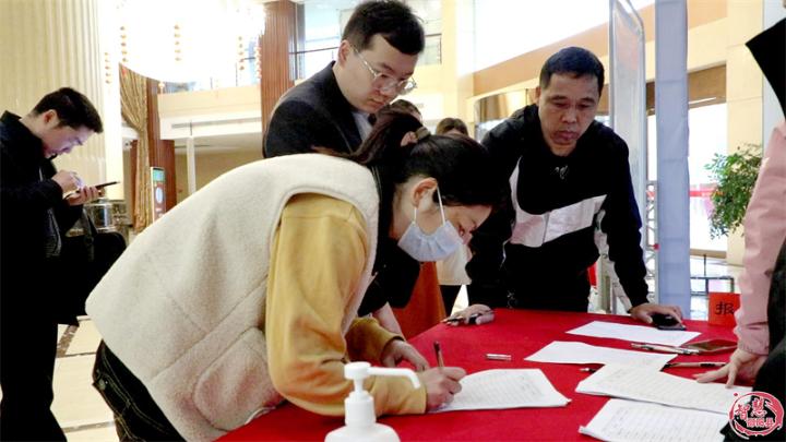 参加政协邵阳县第十届委员会第三次会议的邵阳县政协委员陆续报到_邵商网