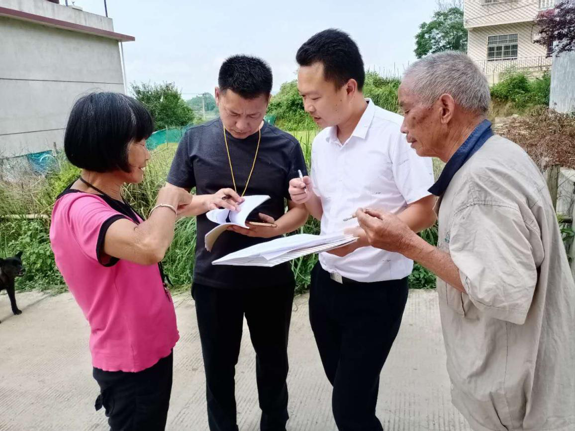 邵阳县行政审批服务局联户走访解民忧(图3)