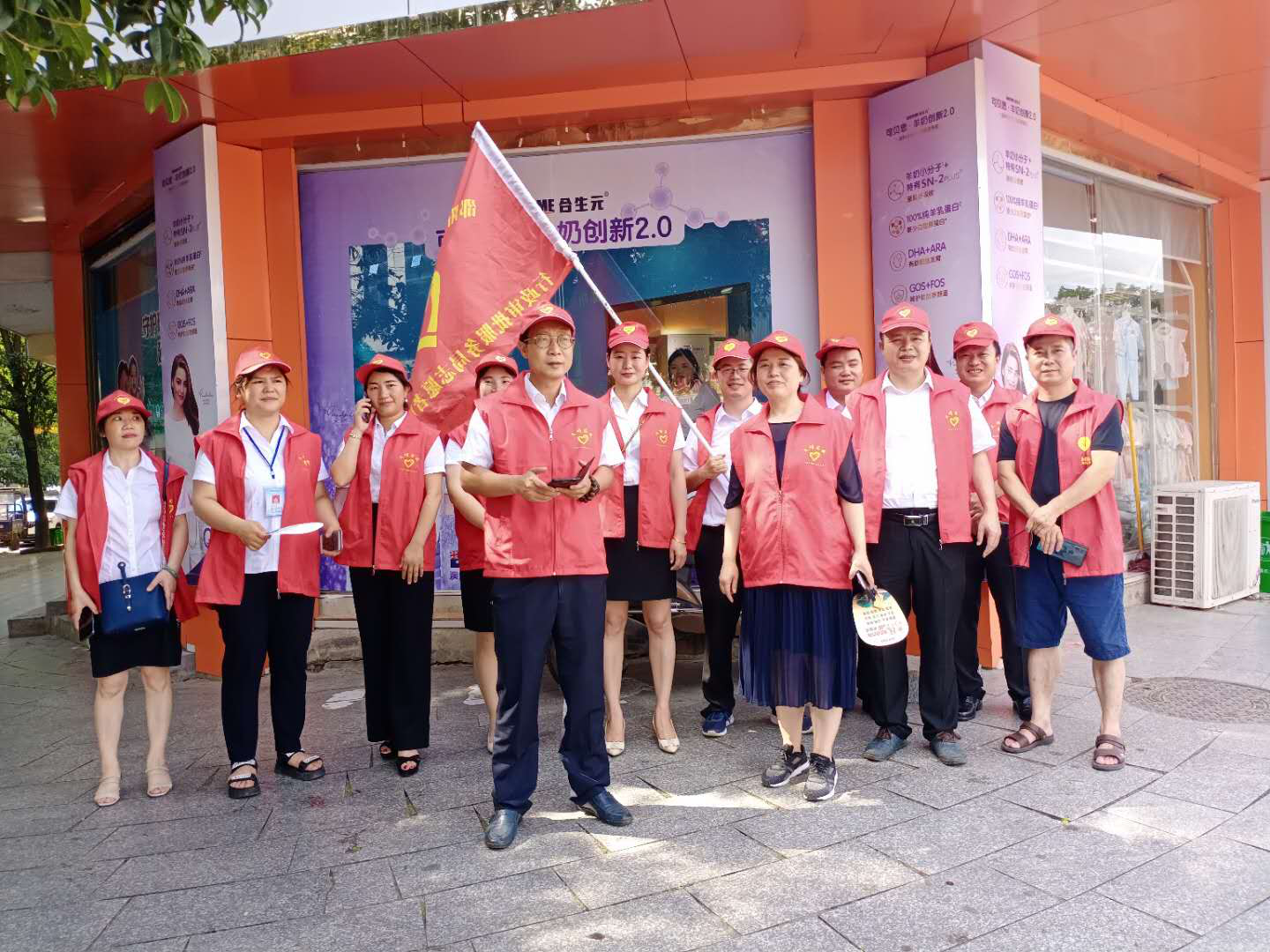 行政审批服务局扎实开展第三个"文明创建日"活动——“你我共建、打造文明新家园”(图5)