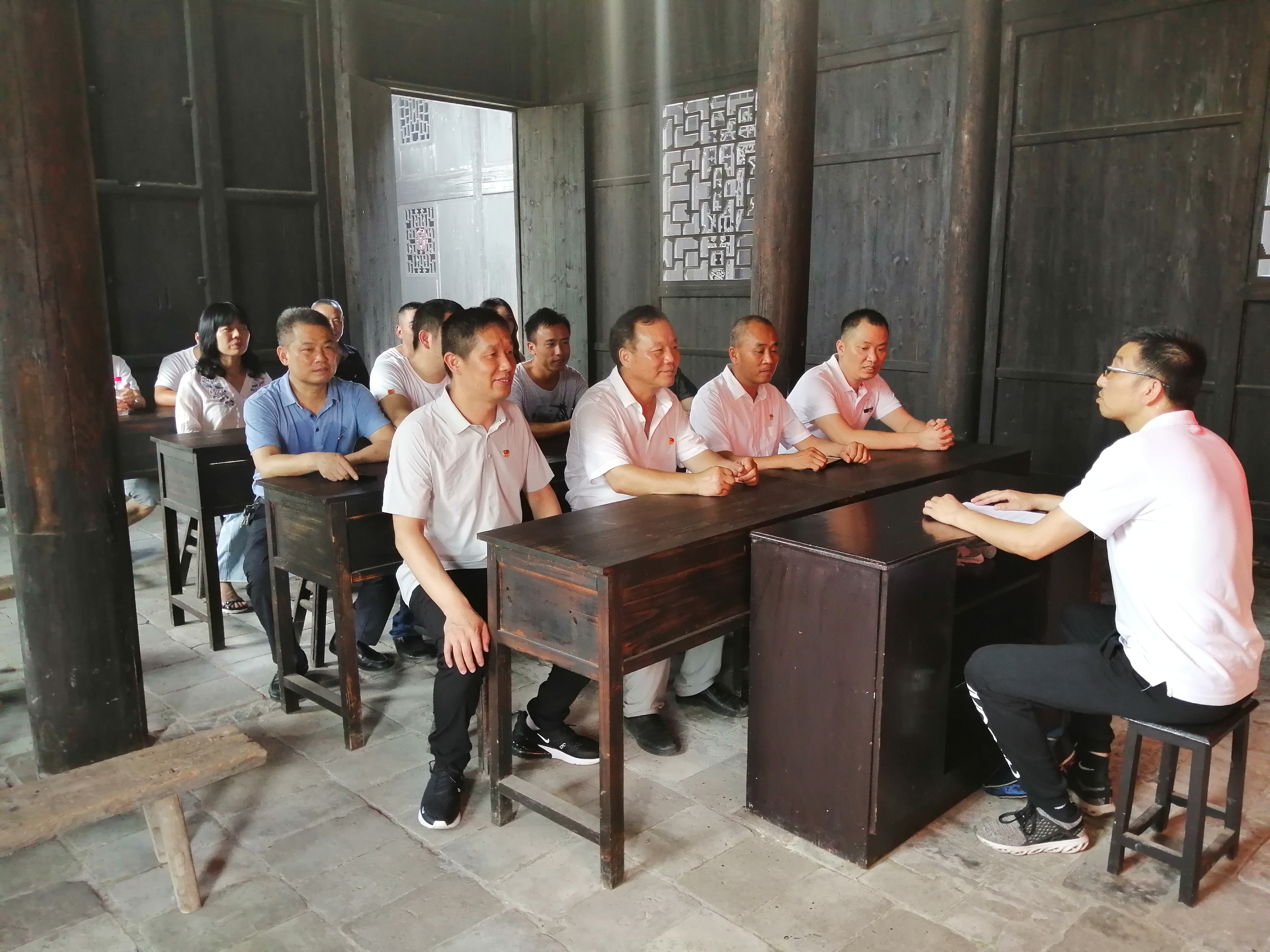 邵阳县交通运输局到塘田市战时讲学院开展主题党日活动(图2)