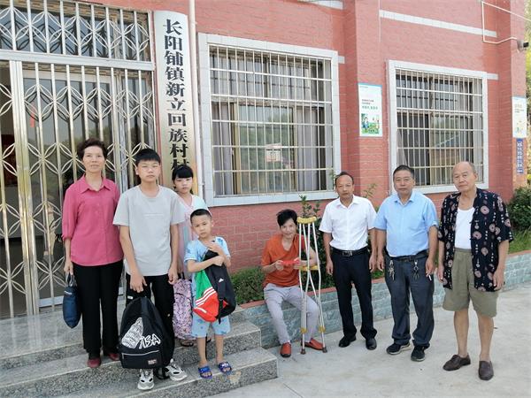 邵阳县民政局老干支部积极帮扶贫困学子(图1)