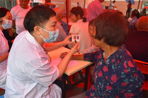 邵阳县民政局开展“暖心帮扶  精准助老”公益活动(图2)