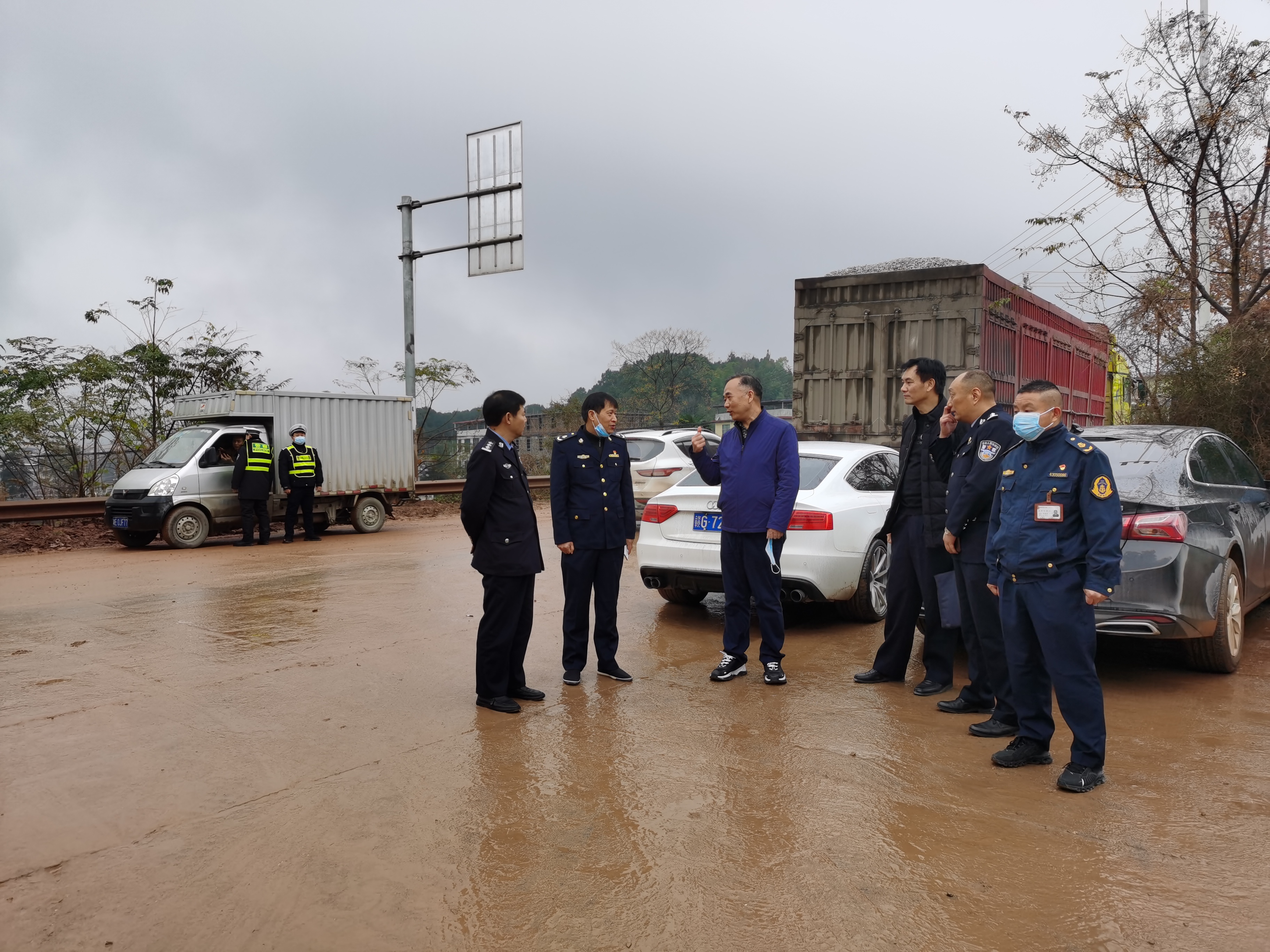 湖南省应急厅胡厅长实地督查邵阳县玉田公路超限检测站治超工作(图1)