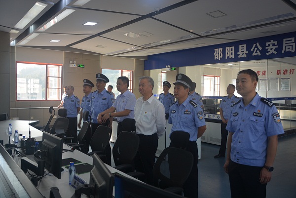 蒋伟书记到县公安局督导大庆安保维稳工作(图2)