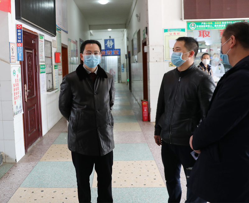 袁玉华走访慰问疫情防控一线工作人员(图2)