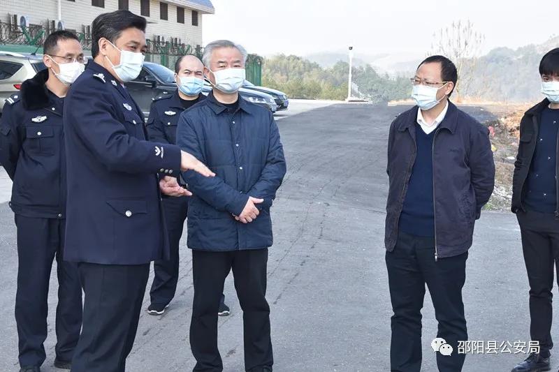 蒋伟同志到两所一中心、看守所督导防疫工作(图2)