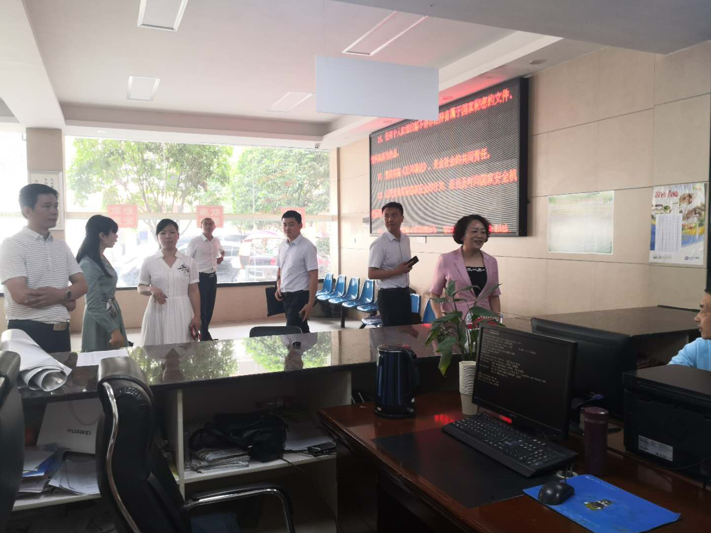 贺利平到邵阳县调研基层公共服务（一门式）全覆盖工作(图1)