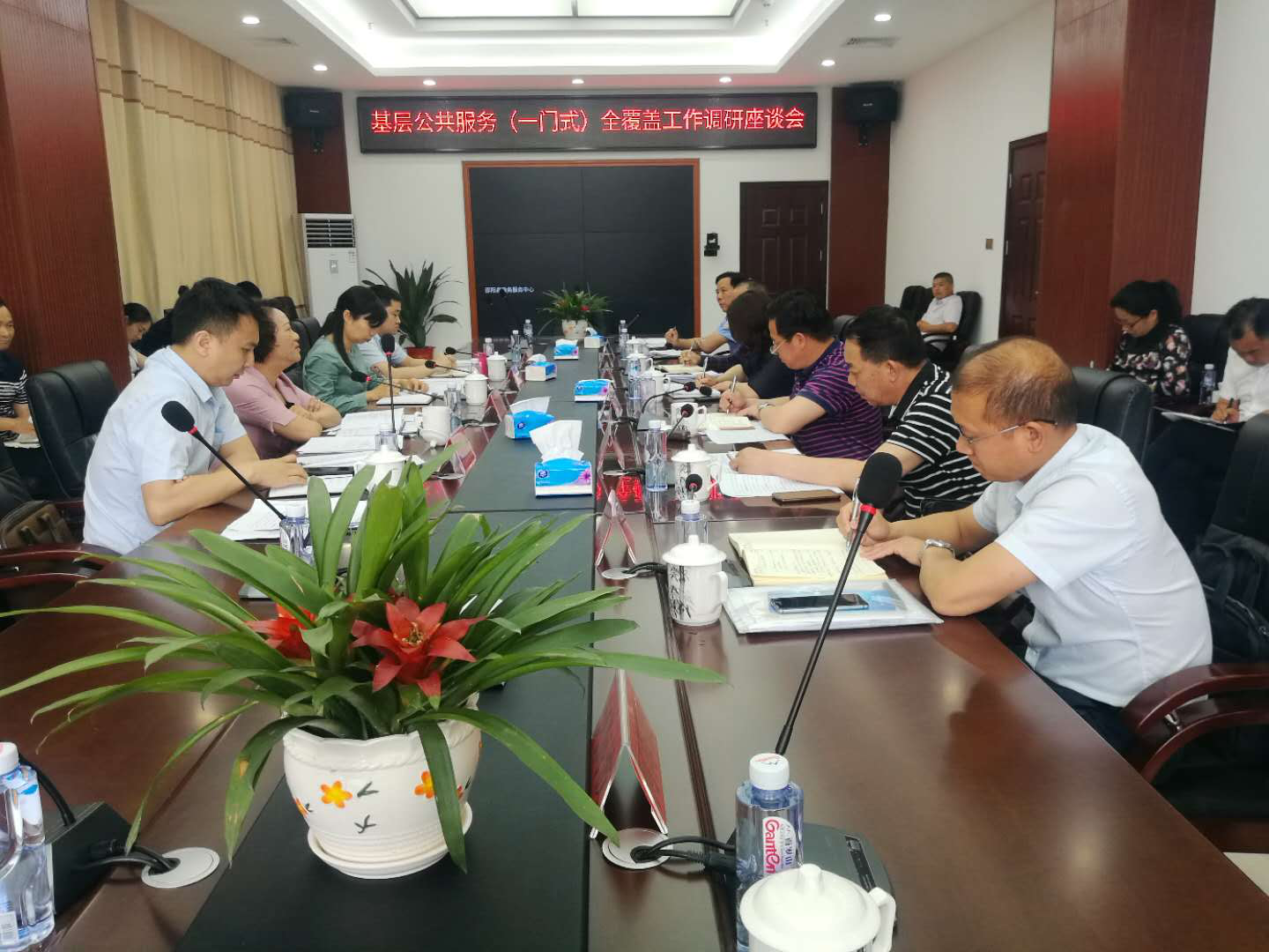 贺利平到邵阳县调研基层公共服务（一门式）全覆盖工作(图4)