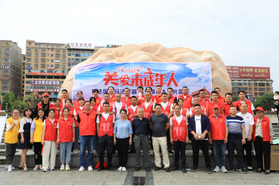 邵阳县民政局“1+1+1”模式开展《未成年人保护法》宣传活动(图3)