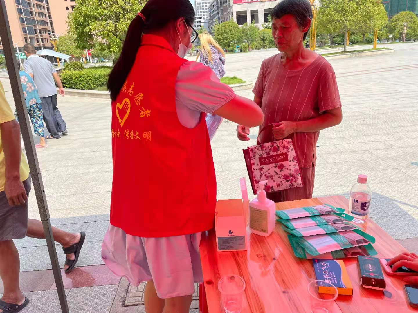 邵阳县塘渡口镇：最美“逆行”志愿者 走在“抗疫”最前线(图3)