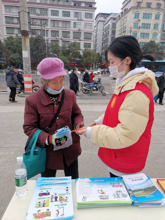 邵阳县：大学生志愿者“送法下乡”(图4)