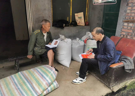 邵阳县司法局开展“敲门行动”全面排查房屋安全隐患问题(图2)