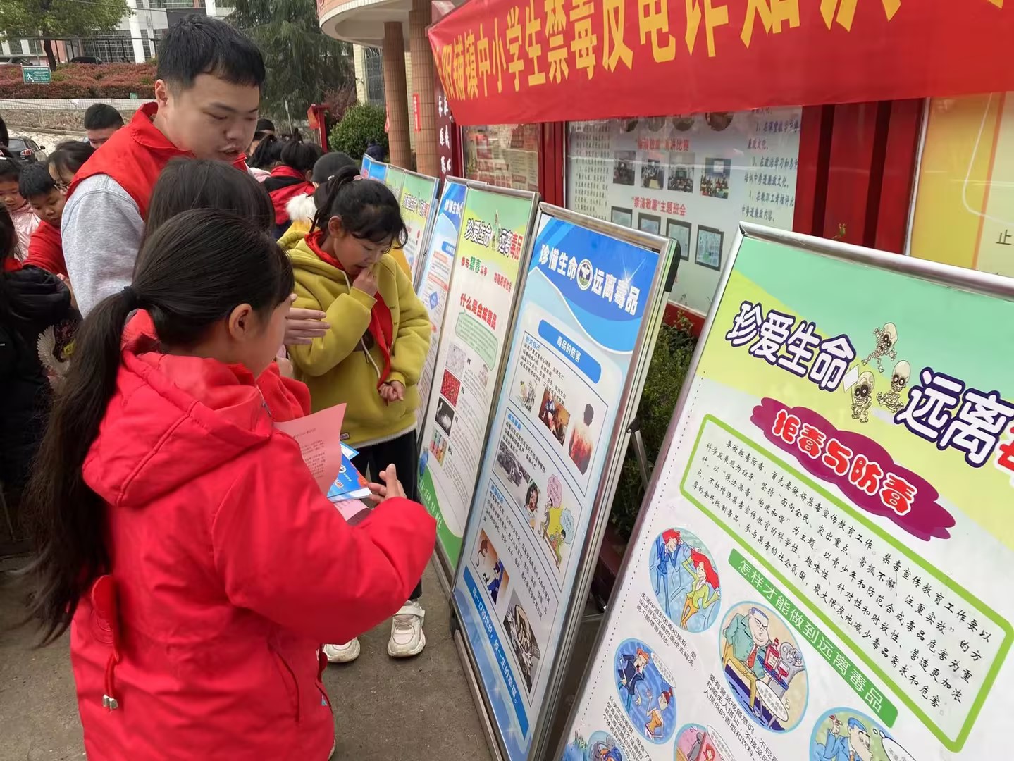 长阳铺镇:民族团结进校园 宣传教育促文明(图2)