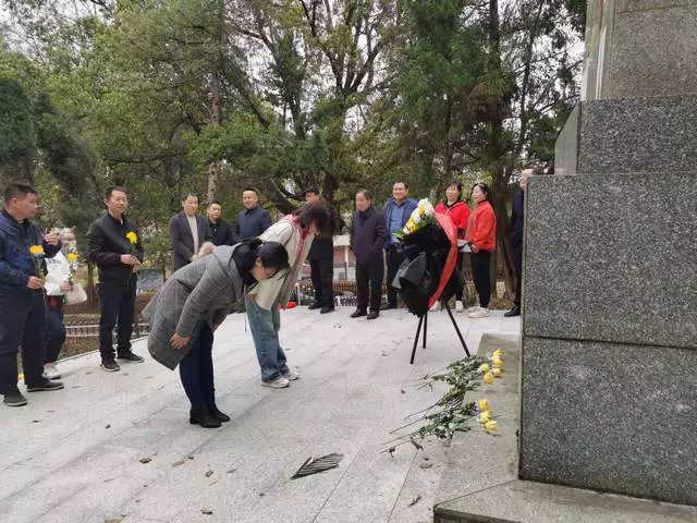 邵阳县交通运输局开展“缅怀革命先烈 传承红色基因”主题党日活动(图2)