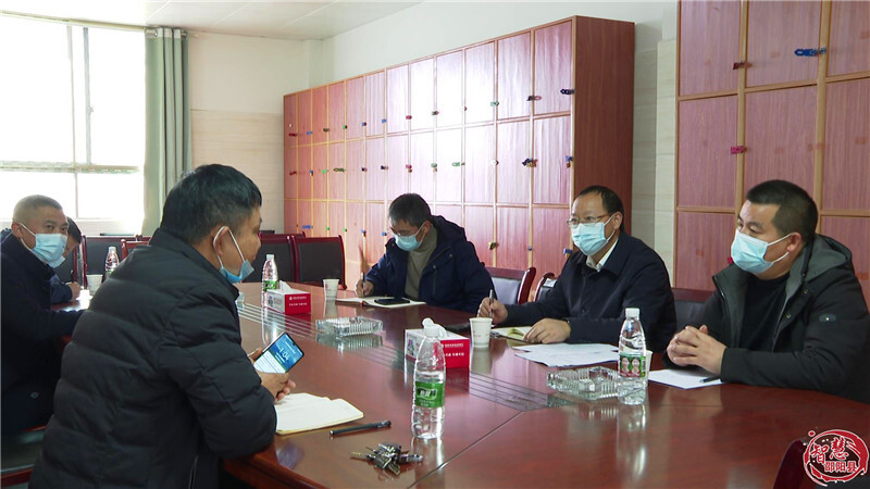 文立斌到长阳铺镇督导疫情防控、安全生产等工作(图1)
