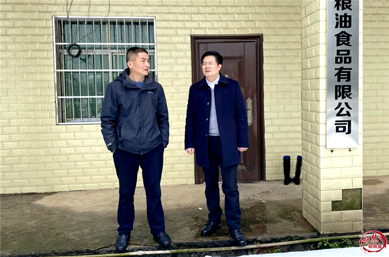 袁胜良深入受灾企业单位指导雪后救灾工作(图2)