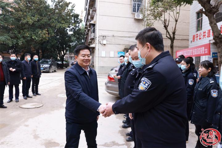 袁胜良走访慰问春节期间一线值守干部职工(图4)