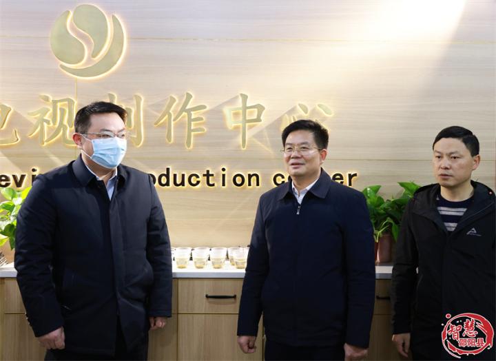 袁胜良走访慰问春节期间一线值守干部职工(图3)