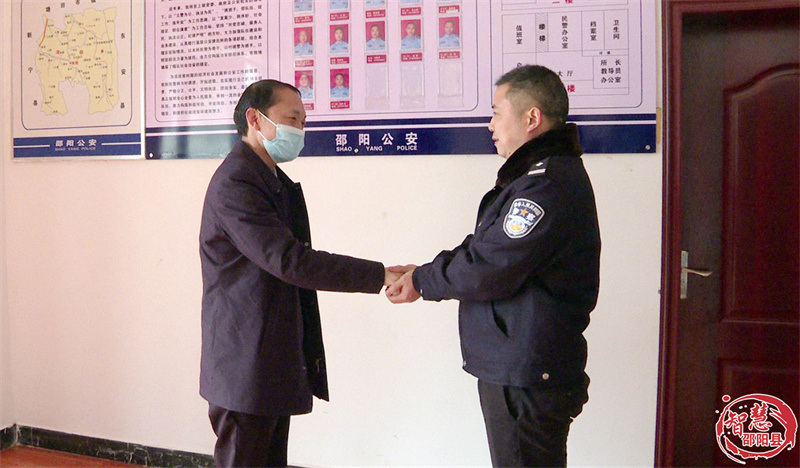 大年初一 周玉祥看望慰问坚守岗位的干部职工并检查相关工作(图2)