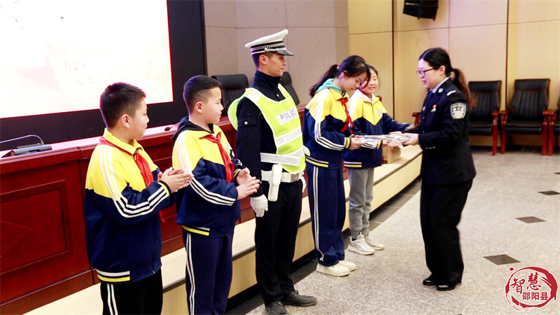 邵阳县：交通安全常识进学校(图4)