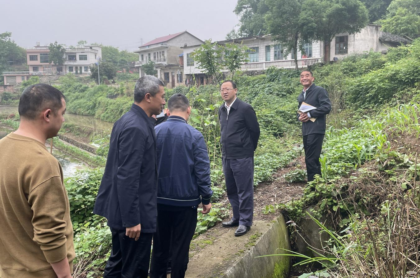 文立斌在长阳铺镇督导防汛和地质灾害防治工作(图2)