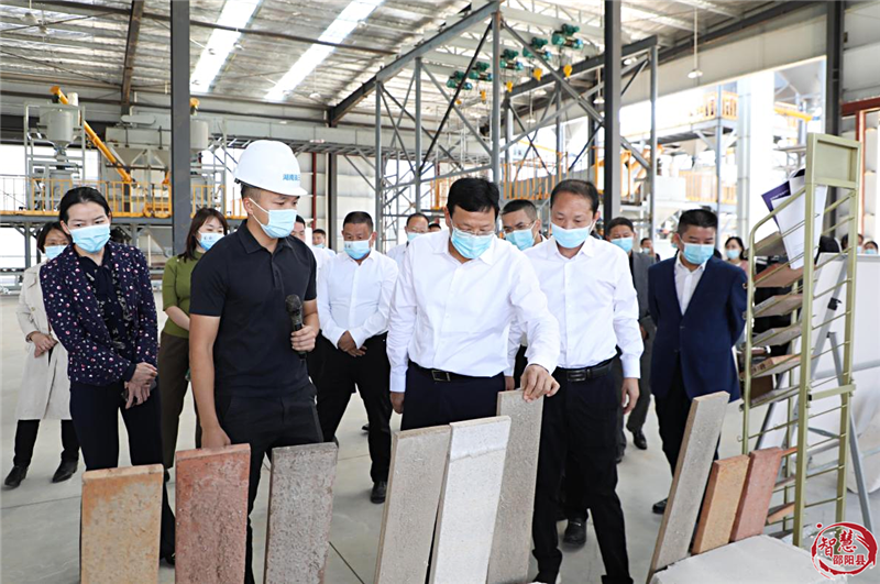 华学健在邵阳县参加市人大代表小组主题活动(图1)
