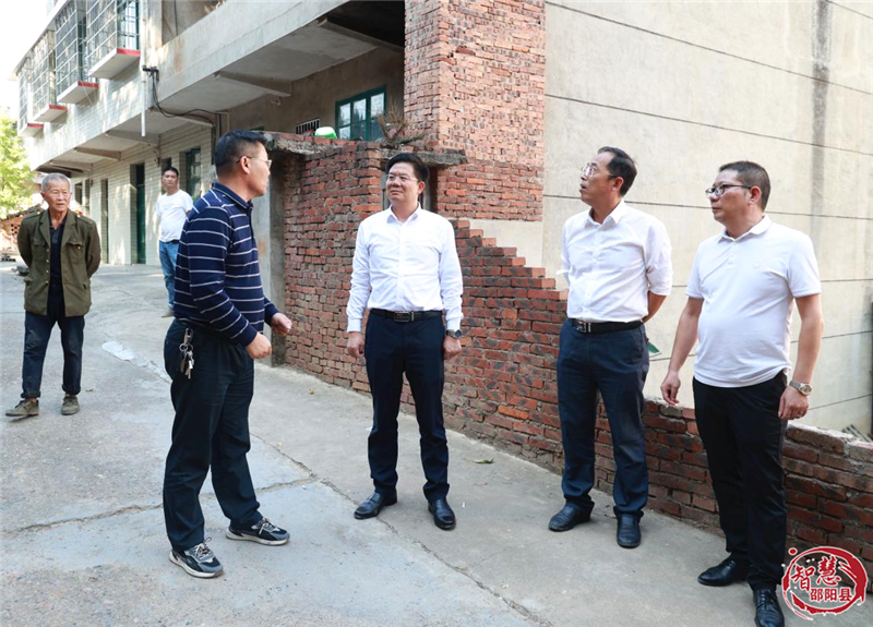 袁胜良调研地质灾害防范及营商环境优化工作(图1)
