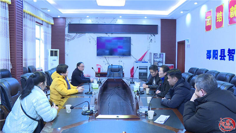 丰新妹到邵阳县走访慰问困难群众(图1)