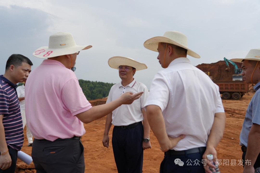 袁胜良检查督导现代油茶产业融合发展示范园项目建设(图1)
