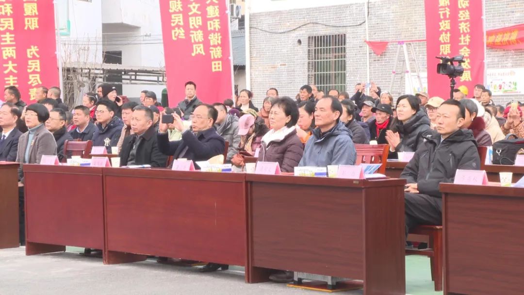 “送戏曲进万村 送书画进万家”湖南省2025年文艺惠民活动在邵阳县新田村启动(图2)